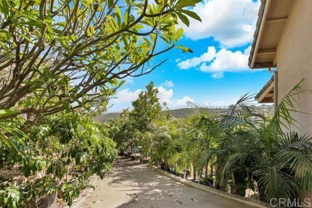 2081 Elevado Road, Vista CA: https://media.crmls.org/mediaz/d89db564-1cfb-4ee0-882e-58b994df1185.jpg
