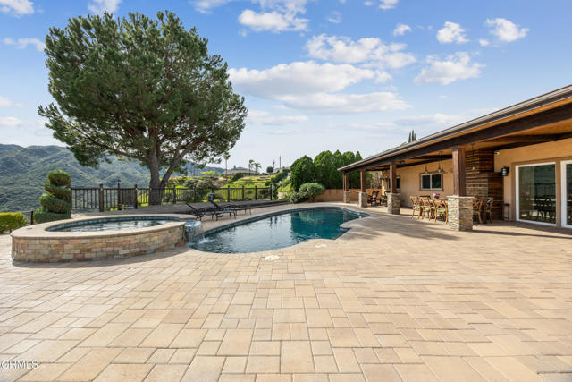 Detail Gallery Image 27 of 41 For 9350 Crystal View Dr, Los Angeles,  CA 91042 - 4 Beds | 3 Baths