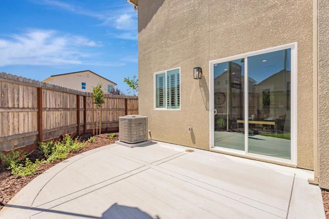1153 Coyote Peak Way, Hollister CA: https://media.crmls.org/mediaz/d89ea9be-0e63-4170-9419-613b4edee260.jpg