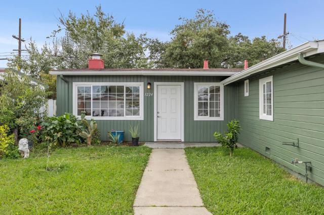 1224 Norton Street, San Mateo CA: https://media.crmls.org/mediaz/d89f5636-2559-4617-8cb2-0eeeb24c8228.jpg