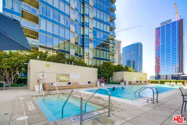 1155 S Grand Avenue, Los Angeles CA: https://media.crmls.org/mediaz/d89f9ca5-5e6f-4b37-b380-2616d085de88.jpg