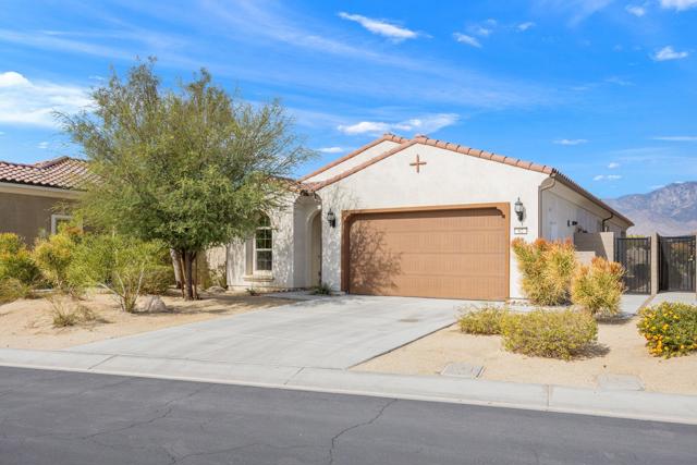 62 Syrah, Rancho Mirage CA: https://media.crmls.org/mediaz/d89fcde0-3281-4ad5-934b-dd1a554c3717.jpg