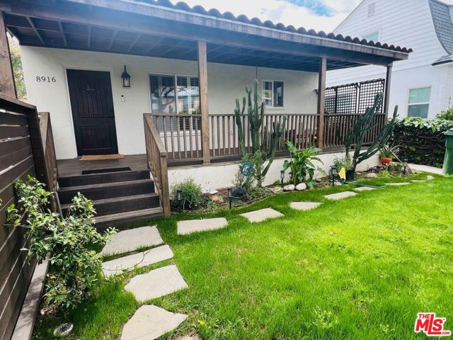 8916 Cadillac Avenue, Los Angeles CA: https://media.crmls.org/mediaz/d89ff7bd-ed94-42ac-8076-1a34d63f80e7.jpg