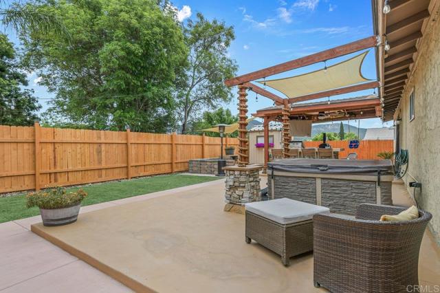 Detail Gallery Image 5 of 41 For 8409 Carlton Oaks Dr, Santee,  CA 92071 - 4 Beds | 2 Baths