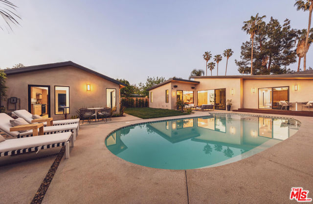 5725 Katherine Avenue, Sherman Oaks CA: https://media.crmls.org/mediaz/d8a08ddf-dc0f-4369-8403-76973ea5db77.jpg