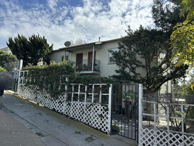 2663 67 E Street, San Diego CA: https://media.crmls.org/mediaz/d8a1501e-282e-44b4-93f6-6925a9d77d64.jpg