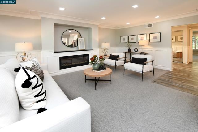 1345 Singingwood Ct, Walnut Creek CA: https://media.crmls.org/mediaz/d8a16fbd-c6a5-4391-a57c-d85304532a2d.jpg