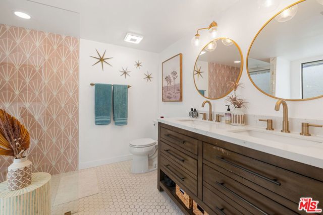 74060 Setting Sun Trail, Palm Desert CA: https://media.crmls.org/mediaz/d8a23f16-9edf-4fda-a509-b7e7b1c2a5ef.jpg