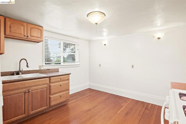 1718 Bancroft Way, Berkeley CA: https://media.crmls.org/mediaz/d8a3f232-413b-47b3-bebd-0787a1a16435.jpg