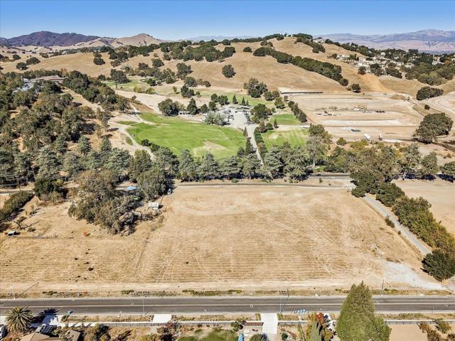 2740 Hecker Pass Road, Gilroy CA: https://media.crmls.org/mediaz/d8a3f63b-8c71-42e8-bc0e-a51e0bdf03b7.jpg