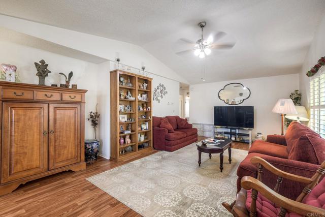 5116 Weymouth Way, Oceanside CA: https://media.crmls.org/mediaz/d8a4064f-81ec-46c5-a239-aa910e49d0e3.jpg
