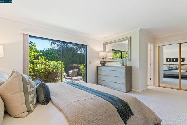 372 El Divisadero Ave, Walnut Creek CA: https://media.crmls.org/mediaz/d8a43012-777a-4f52-9f44-4ee540d4cd59.jpg