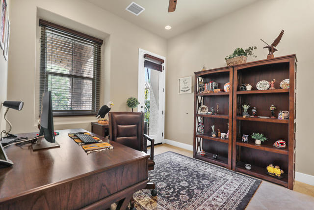50640 Mandarina, La Quinta CA: https://media.crmls.org/mediaz/d8a44fea-8a68-458b-b6d8-58013b3c2f99.jpg