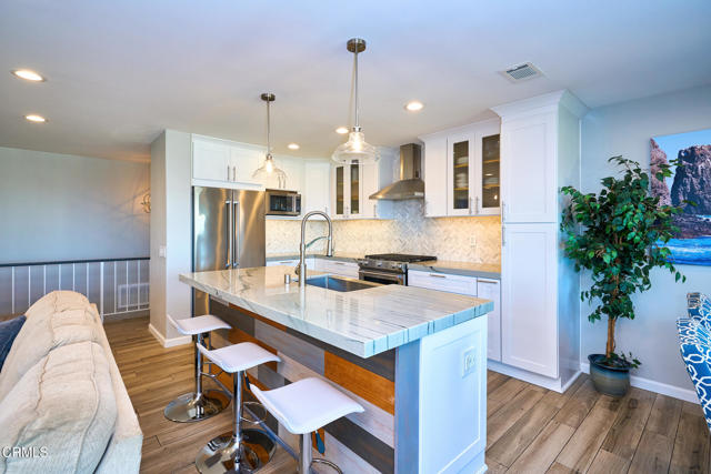 Detail Gallery Image 12 of 58 For 886 Winding Way Dr, Ventura,  CA 93001 - 2 Beds | 2/1 Baths