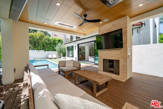 23180 Park Blanco, Calabasas CA: https://media.crmls.org/mediaz/d8a4d0d8-73db-477c-a908-831028c3b388.jpg