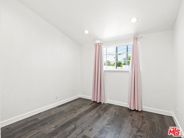 18717 Kimbrough Street, Canyon Country CA: https://media.crmls.org/mediaz/d8a5b786-e6be-4a63-af1e-c1bb912bbdc9.jpg