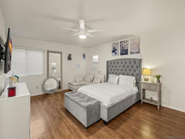 406 408 & 408B E Ave, Coronado CA: https://media.crmls.org/mediaz/d8a623db-8623-40fe-be34-1da56dd6cc24.jpg