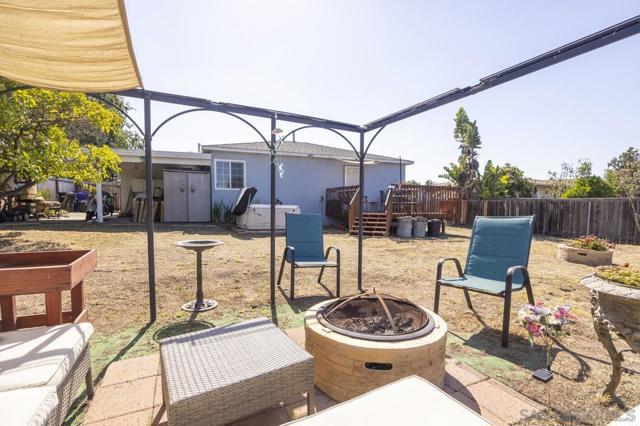 4033 Loma Alta Dr, San Diego CA: https://media.crmls.org/mediaz/d8a643a6-e01c-466e-8247-a4f2be675731.jpg