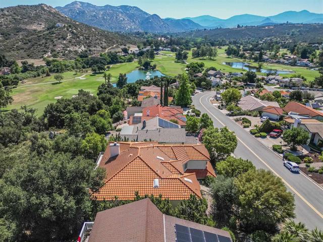 15549 Vista Vicente Dr, Ramona CA: https://media.crmls.org/mediaz/d8a6622f-6332-4959-9d1f-b6126fb11640.jpg