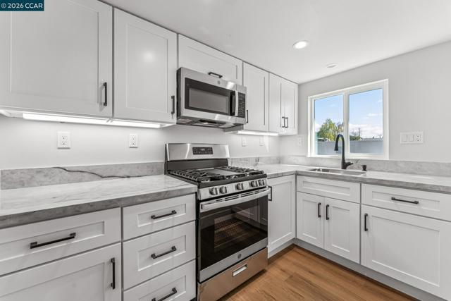 3017 Madeline St, Oakland CA: https://media.crmls.org/mediaz/d8a7cd03-089a-46c6-bb3b-fc409dbaa3f3.jpg