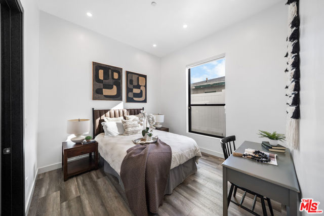 5812 Willis Avenue, Sherman Oaks CA: https://media.crmls.org/mediaz/d8a81eec-940f-4a12-8aa7-5cb81a0234f4.jpg