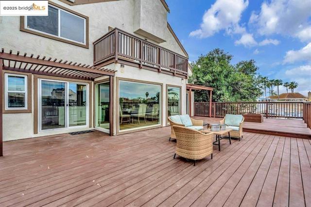 1642 Dune Point Ct, Discovery Bay CA: https://media.crmls.org/mediaz/d8a84132-a1da-4db7-937c-88fda6b62717.jpg
