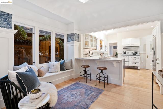 3936 Elston Ave., Oakland CA: https://media.crmls.org/mediaz/d8a8ecc2-bb82-405c-aab1-1e5a5ac46d82.jpg