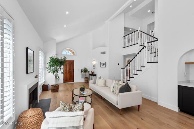 4799 Canterbury Street, Westlake Village CA: https://media.crmls.org/mediaz/d8a9eb3f-6736-46e6-aeb3-9cf76db659b0.jpg