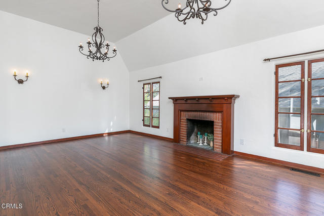 Detail Gallery Image 4 of 25 For 5240 Ellenwood Pl, Los Angeles,  CA 90041 - 4 Beds | 2 Baths