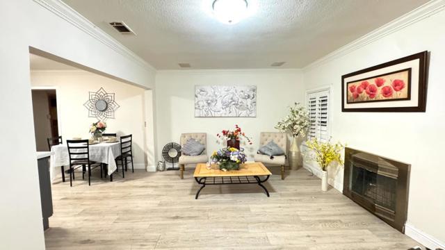 315 Garden Street, East Palo Alto CA: https://media.crmls.org/mediaz/d8aa8f09-c782-4a74-9099-be1baff07de3.jpg