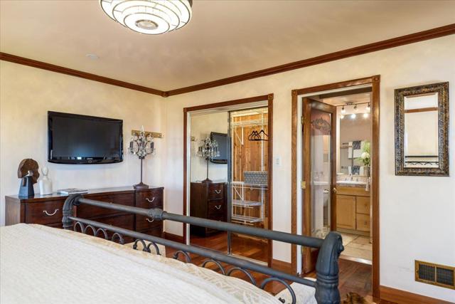 1720 Hillman Avenue, Belmont CA: https://media.crmls.org/mediaz/d8aa92cb-2b30-42f6-a397-7fbd1d9d8d53.jpg
