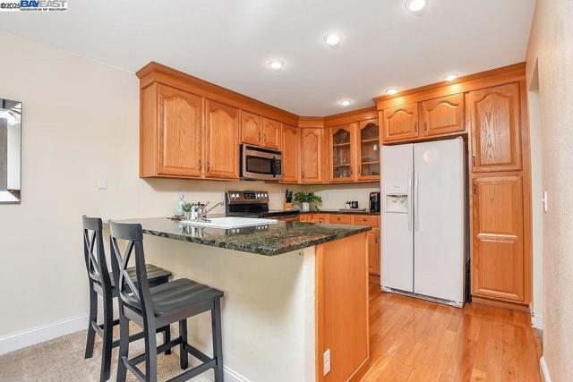 235 Via Pinada Ln, Martinez CA: https://media.crmls.org/mediaz/d8ac027f-7581-4999-86c0-21a10c84c51e.jpg