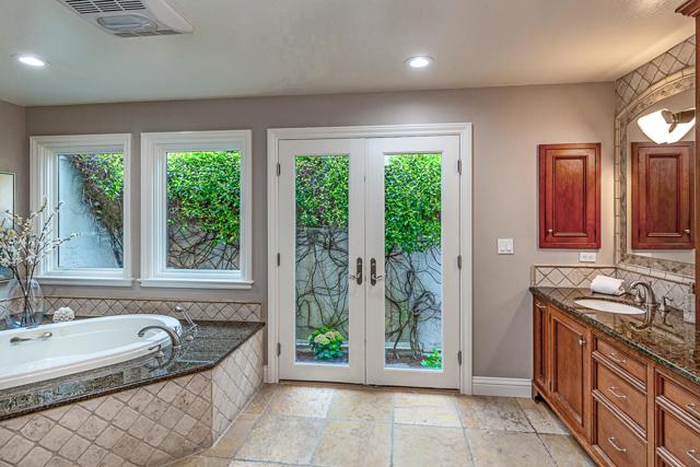 24139 Summerhill Avenue, Los Altos CA: https://media.crmls.org/mediaz/d8ad5afc-f452-4688-a9d8-fde8978c45a1.jpg