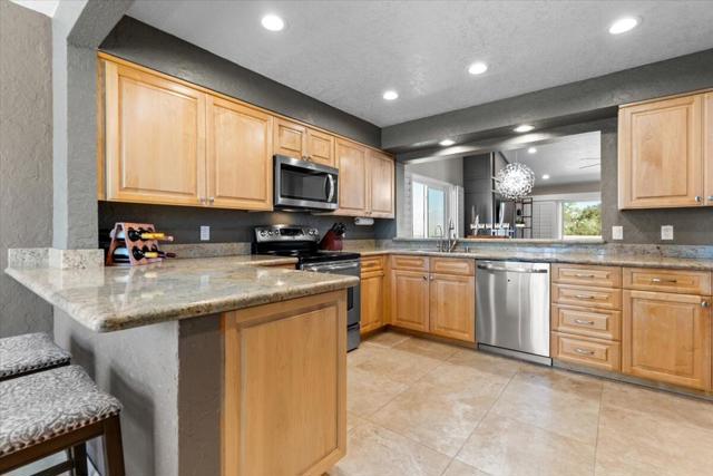 296 Vista Royale E Circle, Palm Desert CA: https://media.crmls.org/mediaz/d8ada50e-67ea-4114-8a2b-0ee60d5c14a5.jpg