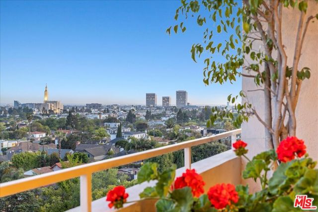 1333 S Beverly Glen Boulevard, Los Angeles CA: https://media.crmls.org/mediaz/d8add0fd-13c0-46d7-83c2-aa79eae1e9f5.jpg