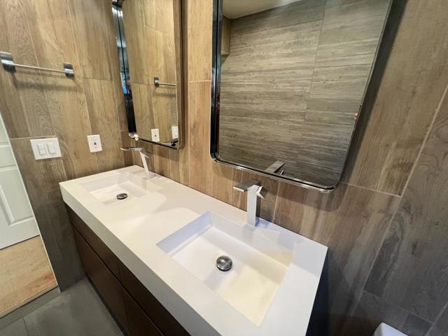 2975 Fahrner Court, San Jose CA: https://media.crmls.org/mediaz/d8adf1a9-c031-44b1-bcbf-7f9428e6387c.jpg