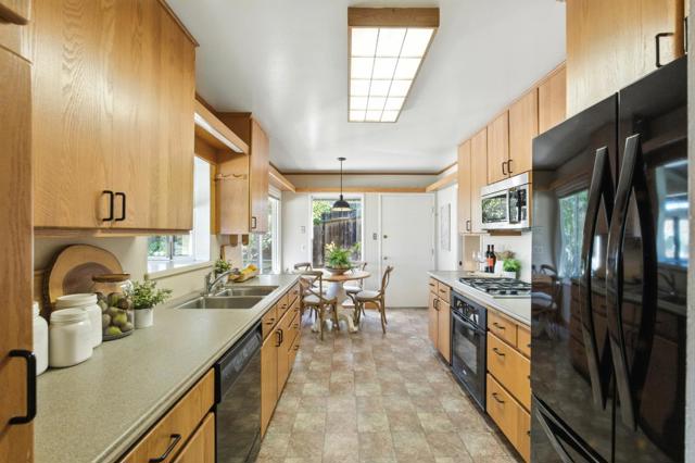 1627 El Verano Way, Belmont CA: https://media.crmls.org/mediaz/d8ae4944-372c-4c16-ad25-5c7a4a5e2064.jpg
