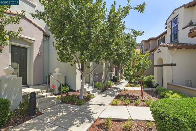 1503 Trailsside Circle, Concord CA: https://media.crmls.org/mediaz/d8ae4e3a-f652-4cbd-9aa9-82e648348a62.jpg