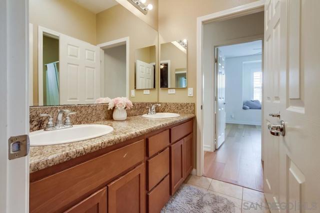 15655 Paseo Montenero, San Diego CA: https://media.crmls.org/mediaz/d8aecdbc-34cc-4215-b0c3-25256957fd0b.jpg