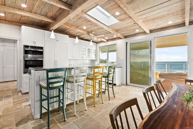 Detail Gallery Image 4 of 60 For 1615 Ocean Front St, San Diego,  CA 92107 - 2 Beds | 2 Baths