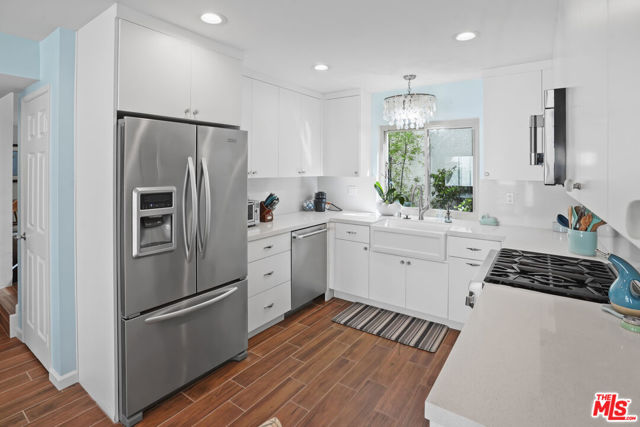 6505 Dume Drive, Malibu CA: https://media.crmls.org/mediaz/d8af7bff-92e0-40e0-925e-12575ada7889.jpg