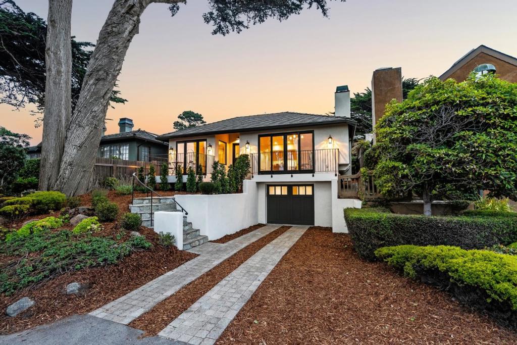 2 SE San Antonio Avenue