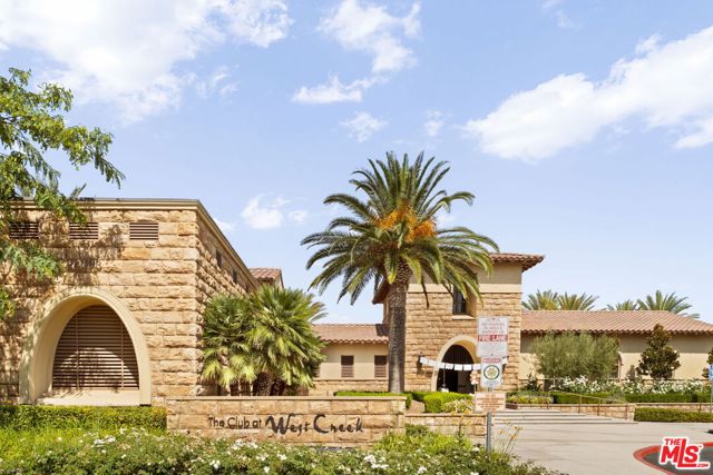 24229 La Montura Drive, Valencia CA: https://media.crmls.org/mediaz/d8b03b37-a5c9-4ccb-b683-2cb1b1f285f9.jpg