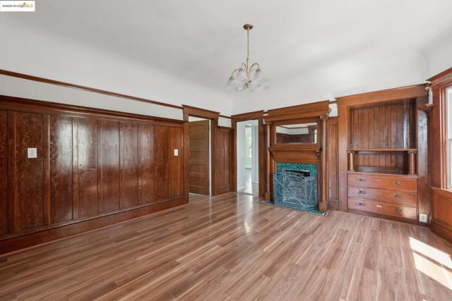 1810 Adeline St, Oakland CA: https://media.crmls.org/mediaz/d8b16ca9-b25b-435f-aa58-67b1eb0e1c4a.jpg