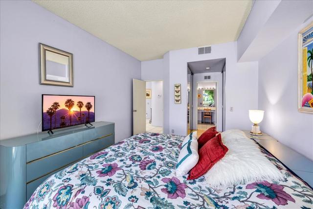 Image 15 of 60 For 54409 Oakhill