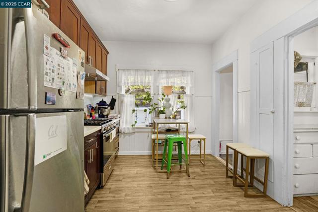 2006 Parker St, Berkeley CA: https://media.crmls.org/mediaz/d8b1f0ad-f422-4026-b81b-25536ca16c72.jpg
