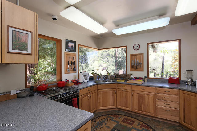 633 Norumbega Drive, Monrovia CA: https://media.crmls.org/mediaz/d8b24920-00e5-4b84-a3db-eb72eed4ec3a.jpg