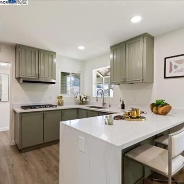 3184 Waugh Place, Fremont CA: https://media.crmls.org/mediaz/d8b297d0-7c57-4c52-a58e-63bcf1f7bf6d.jpg