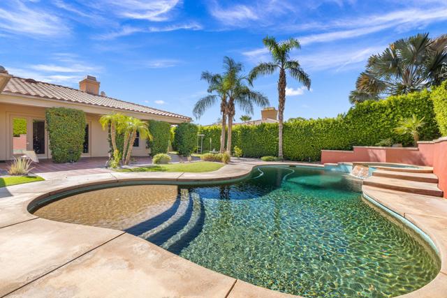 47 Gibraltar Drive, Palm Desert CA: https://media.crmls.org/mediaz/d8b3c62e-d77b-4a1d-8fbf-90b07cea8157.jpg