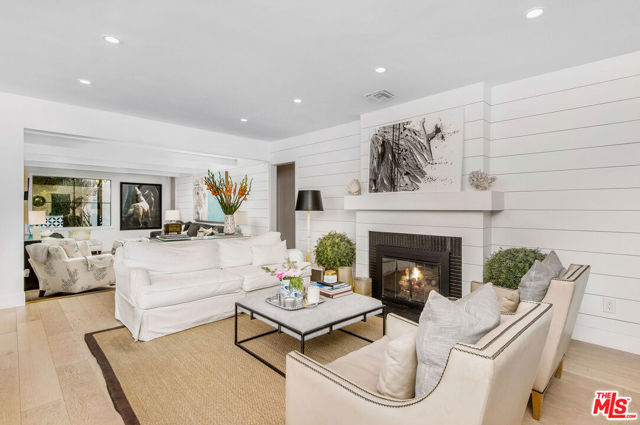 4513 Radford Avenue photo 4